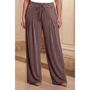 Pantalon grande taille pour femme avec taille élastique, cordon de serrage et plis sur le devant, marron - Product Image 1