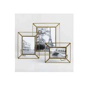 Cadre photo en métal pour présenter les souvenirs de famille avec une construction durable et un style de décoration moderne élégant - Product Image 6