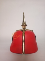 Casque Pickelhaube rouge de qualité supérieure avec insigne d'aigle en laiton et pointe haute, reproduction militaire historique de haute qualité