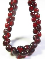 Perles de grenat rouge du Mozambique 100% naturelles de haute qualité, polies en forme d'oignon, lisses, 5-8mm, 157 carats, brin de 8,50 pouces, simple brin