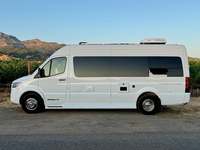 Fourgon aménagé Sprinter, camping-car, caravane |   Camping-car tout-terrain 4x4 |   Fourgonnette de camping Expedition LWB de 170 pouces |   Camping-car tout-terrain 4x4 avec panneaux solaires