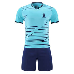 Uniforme de football personnalisé de haute qualité, à prix avantageux, en polyester 100%, séchage rapide, durable, couleur personnalisée pour adultes - Product Image 1