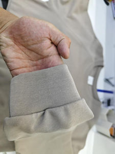 Sweat-shirts classiques décontractés pour hommes en coton 100% en gros d'usine avec logo personnalisé uni pour l'hiver - Product Image 4