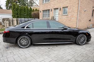 2022 S-580 4-Matic Low Mileage Sound Engine Automatic Transmission <b>Panoramic</b> Sunroof LED lights Ready to Ship - Product Image 5