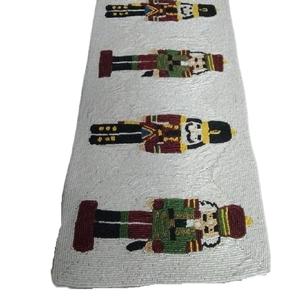 Casse-Noisette Fait à la Main de Qualité Supérieure Durable Résistant à la Chaleur Design Perlé Chemin de Table Personnalisable pour la Maison Noël Vacances Jolly - Product Image 3