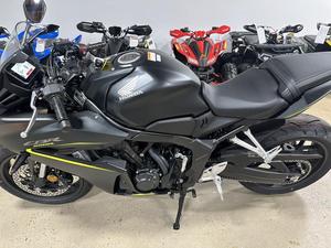 Motos CBR650R 2026 à Embrayage Électronique Entièrement Disponibles et en Stock - Product Image 6