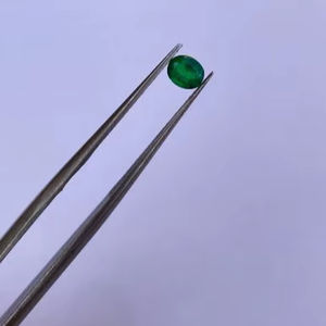 พลอยมรกตธรรมชาติ สีเขียวเข้ม คุณภาพสูง 0.25CTS 3.90x4.70 การทำเครื่องประดับแบบกำหนดเอง พลอยหลวมสำหรับจี้ - Product Image 1