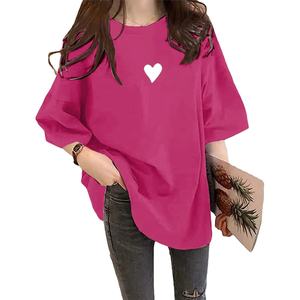 Camiseta de estilo callejero para mujer de Color rosa, camisetas de manga corta con cuello redondo y estampado de corazón informal de verano para mujer - Product Image 1