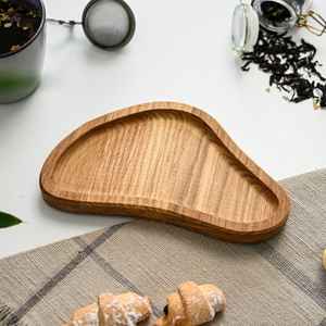 Bandeja de Servicio de Madera Maciza de Lujo, Plato de Madera Hecho a Mano para una Presentación de Alimentos de Alta Gama - Product Image 1