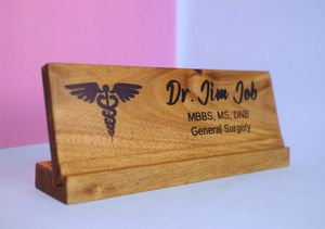 Placa de Identificación de Madera para Oficina |   Grabado Personalizado |   Calidad Artesanal |   Directo de Fábrica - Product Image 2