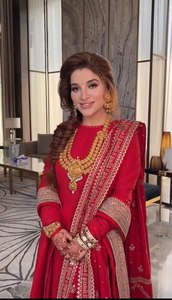 ชุดกาวน์สีแดงสไตล์บอลลีวู้ดสำหรับผู้หญิงปากีสถานอินเดียสำหรับงานแต่งงานงานปาร์ตี้ในงานเทศกาล - Product Image 2