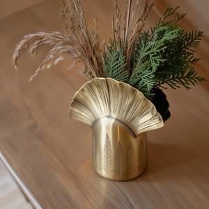 Handmade Modern Luxury Iron Vase Sculptural Fan Rim Leaf Texture Home Decor <b>Flower</b> Table Top Vase - Product Image 2