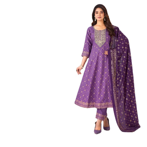 Lehenga Choli de 14 kg con estampado de foil en Chanderi pesado y accesorios para boda, elegante - Product Image 1
