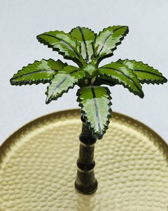 Support à gâteau en métal martelé doré à 2 niveaux, support à cupcakes décoratif tropical, plateau de service en laiton de luxe pour décoration de fête - Product Image 4