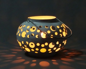 Soporte de pilar de vela hecho a mano de hierro antiguo, farol decorativo de Mesa para el hogar, Navidad de rejilla de corte, regalo de Pascua Matki - Product Image 1