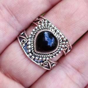 Bague en argent sterling 925 avec onyx noir, faite à la main, pierre de naissance de juillet, bijou de promesse incrusté d'une pierre précieuse naturelle en onyx noir en forme de cœur - Product Image 5