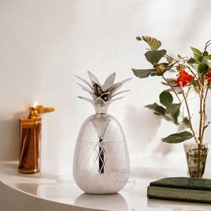 Vaso de vela pulido de acero inoxidable con diseño atractivo, tarro de vela con forma de piña para fiesta - Product Image 1