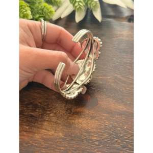 Brazalete de Moda con Forma de Corazón de Plata de Ley y Búfalo Blanco de David Lopez - Product Image 5