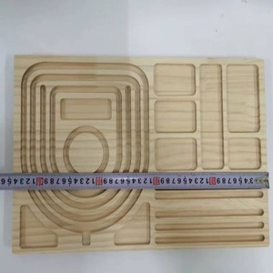 Présentoir à bijoux élégant en bois de pin pour bracelets et colliers - Product Image 5