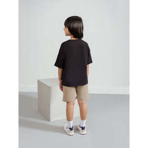 Short de basketball ASUNA pour homme, couleur pierre foncée, coupe droite, taille mi-haute, fermeture élastique, confortable, en polyester, avec logo décoratif et effet déchiré - Product Image 4
