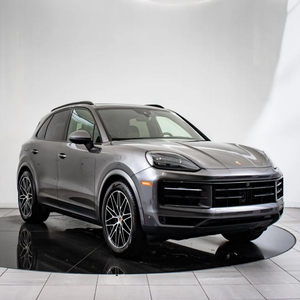 Cayenne Premium Plus 2024 de qualité supérieure, véhicule utilitaire sport à quatre roues motrices, transmission automatique, faible kilométrage - Product Image 1