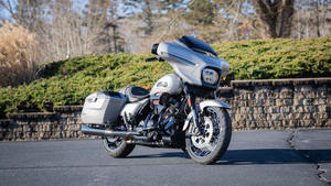 Motocicleta Todoterreno Harley-Davidson FLHXSE CVOS Street-Glides Touring 2023 - Product Image 2