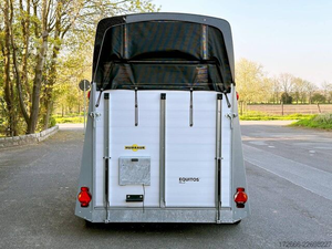 Compre un Remolque para Caballos con Estructura de Aluminio Estándar Australiano, Establos Móviles para Caballos, Remolque Resistente para el Transporte de Ganado - Product Image 4