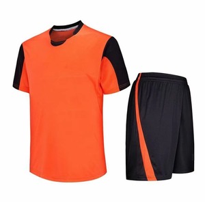Conjunto de camiseta de fútbol con logotipo personalizado y uniforme de fútbol - Product Image 5