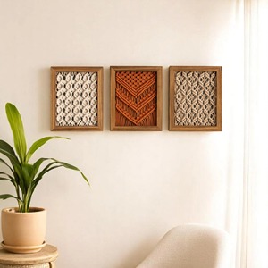 Décoration murale en macramé avec cadre en bois élégant, décoration murale artisanale pour la maison, salon et exposition de célébrations, en provenance d'Inde - Product Image 3