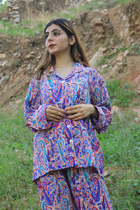 เซ็ตชุดนอนผ้าไหมโพลีระบายอากาศสำหรับผู้หญิงชุดนอนลำลองผ้าทอ100% ลายดอกไม้สไตล์โบฮีเมียนสวมใส่สบายใส่ได้ทุกวันสำหรับสายลมฤดูร้อน - Product Image 5