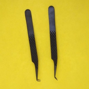 Pinzas de extensión de pestañas de acero inoxidable de 45 grados con logotipo personalizado con puntas de fibra de volumen de agarre de diamante - Product Image 3