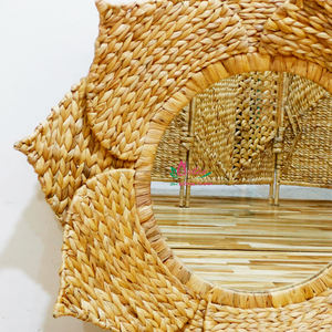 Espejo de pared de ratán Artex Dong Thap hecho a mano con marco tejido natural para sala de estar de estilo rústico e interiores del hogar - Product Image 2