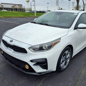 2019 pour Forte LXS, conduite à gauche, sièges en cuir, feux LED, pneus R19, transmission automatique - Product Image 1