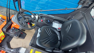 Achetez la tondeuse frontale diesel Husqvarna P525DX 4x4 avec plateau de 155 cm et souffleuse à neige – Fournisseur de tondeuses professionnelles pour l'aménagement paysager - Product Image 3