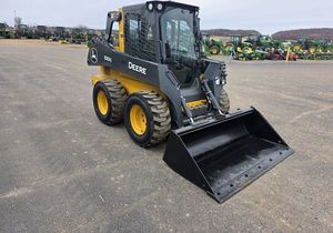 Minicargadora John Deere 320G de Alta Calidad y Bajo Precio, con Motor de Alta Eficiencia y Bomba Kubota, Caja de Cambios KYB - Product Image 3