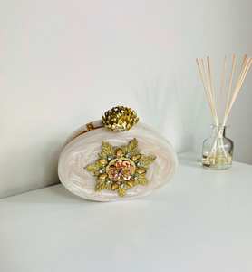 Pochette en résine moderne de haute qualité |   Pochette de soirée de mariage faite à la main pour femme |   Imperméable, Écologique, Personnalisable - Product Image 1