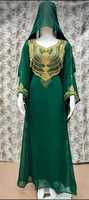 Robe de soirée caftan au sol fabriquée à la main tissu Georgette brodé avec décoration de perles de paillettes de cristal