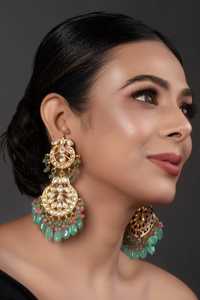 Pendientes de tuerca Jhumka indios de estilo étnico, circón chapado en oro para fiesta de boda y regalos - Product Image 2