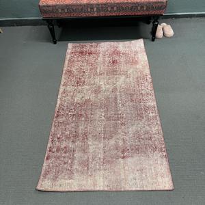 Alfombra Turca de 2.8x5.2 pies, Alfombra Pequeña Vintage, Alfombra Sólida Roja y Blanca - Product Image 1