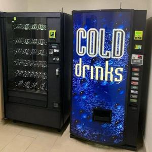 Vente chaude 24 heures sur 24 Distributeur automatique de snacks et boissons de grande capacité Distributeurs automatiques d'aliments en vente en Europe et en Asie - Product Image 1