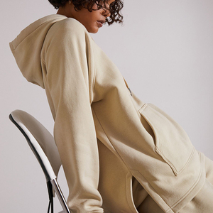 Pull à capuche personnalisé pour femmes haute qualité meilleure vente vêtements d'hiver avec décoration d'insigne en gros - Product Image 1