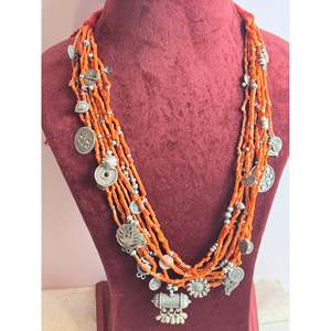 Collier superposé en argent Anokhi Fashion avec breloques en corail et en argent - Product Image 5