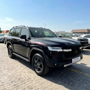 Negro, Usado, para Cruiser 2024, SUV, Gasolina, Automático, 5 Asientos, Cuero, R18, Techo Panorámico, Cámara Trasera, Volante a la Izquierda - Product Image 1