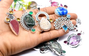 Collares con colgante Vintage para mujer hechos a mano, piedras preciosas naturales surtidas, tema cristiano, ideal para fiestas, tendencia de EBay, gran oferta a granel - Product Image 2