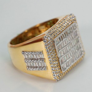 Presentamos nuestra colección de anillos de hip hop con diamantes en oro amarillo de 14 quilates con diamantes de claridad VVS. - Product Image 3