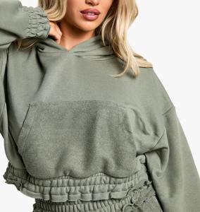 Chaqueta con Capucha de Invierno para Mujer, Diseño Moderno y Elegante, Cintura Elástica, Estilo Corto, Forro Polar Sherpa, Bolsillos con Diseño de Piel Sintética - Product Image 3