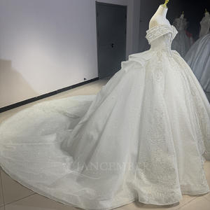 Vestido de Novia Moderno DW0188, Estilo Princesa, con Escote Corazón, Cristales, Encaje Floral y Cola de Capilla para Fiestas - Product Image 2