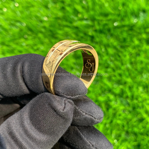 แหวนแต่งงานผู้ชายแบบสั่งทำพิเศษ ทองแท้ 10K ดีไซน์ทันสมัย ประดับเพชรโมอิสซาไนต์ทรงเจ้าหญิงแบบไอซ์  วงแหวนแบบคลัสเตอร์ สำหรับงานหมั้น - Product Image 1