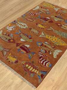 Alfombra de área de patrón de pescado de lana hecha a mano-Gris pizarra con diseño marino de arte popular colorido-Decoración náutica costera caprichosa Trc_01 - Product Image 6