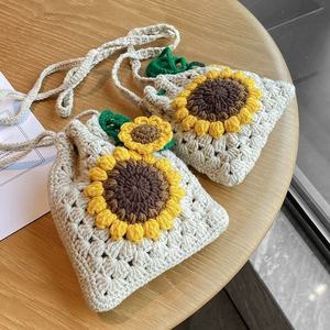 Bolso Bandolera Mini Hecho a Mano con Diseño de Girasol, Correa Ajustable, para Teléfono Móvil y Monedas - Product Image 6